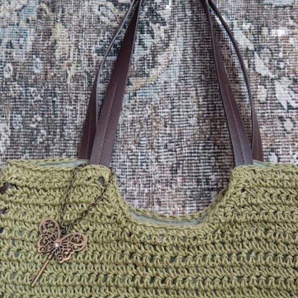 Sun N’ Sand Medium Natural Crochet Shoulder Tote Green Brown Butterfly Bag Charm - Picture 6 of 10